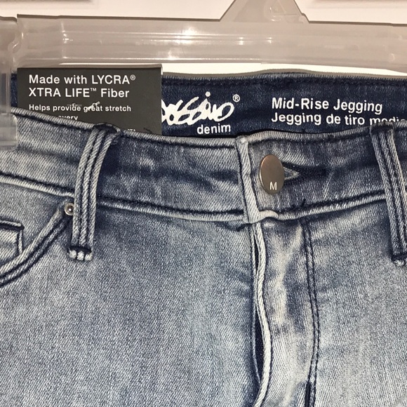 NWT - Skinny mid rise jegging style jeans - Picture 6 of 6